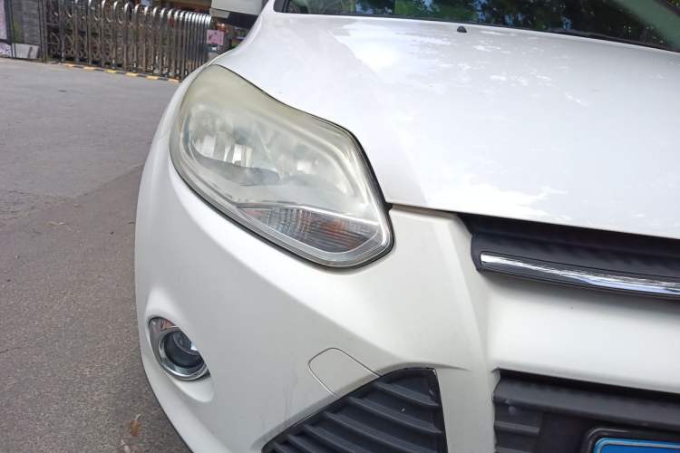 Used Ford Focus 2012 Sedan 1.6L Automatic Fashion Edition Right Front Headlight