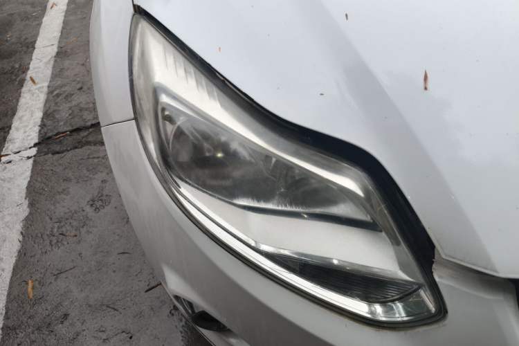 Used Ford Focus 2012 Sedan 1.6L Automatic Prestige Model Right Front Headlight