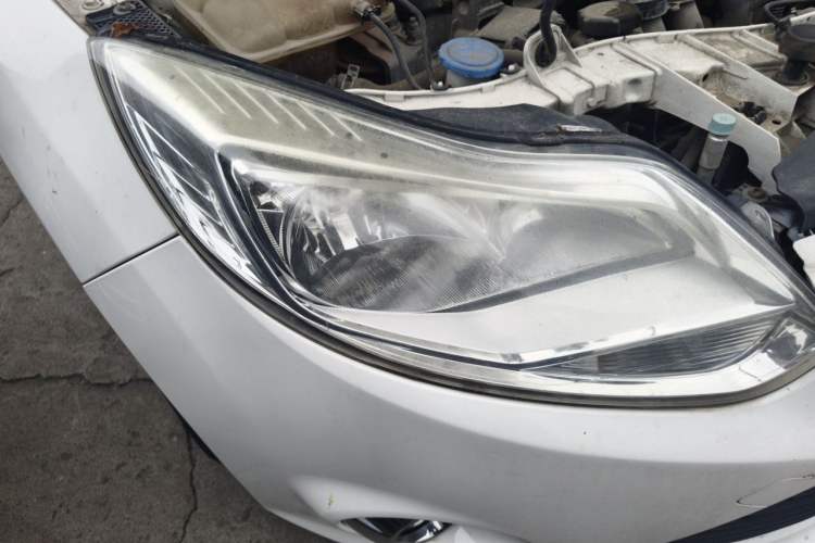 Used Ford Focus 2012 Hatchback 1.6L Automatic Fashion Edition Right Front Headlight