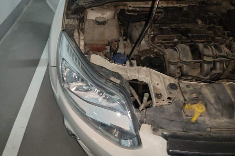 Used Ford Focus 2012 Hatchback 1.6L Automatic Fashion Edition Right Front Headlight