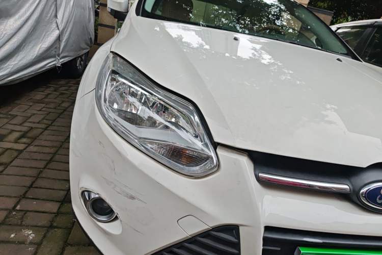 Used Ford Focus 2012 Sedan 1.6L Automatic Fashion Edition Right Front Headlight