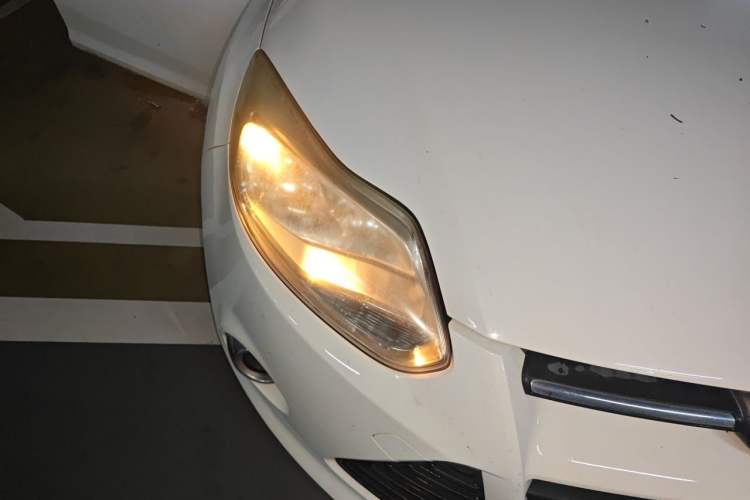 Used Ford Focus 2012 Sedan 1.6L Automatic Fashion Edition Right Front Headlight