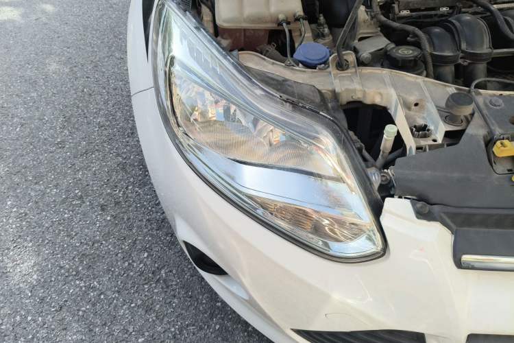 Used Ford Focus 2012 Hatchback 1.6L Automatic Comfort Model Right Front Headlight