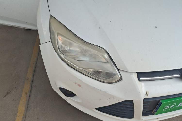 Used Ford Focus 2012 Sedan 1.6L Automatic Comfort Model Right Front Headlight