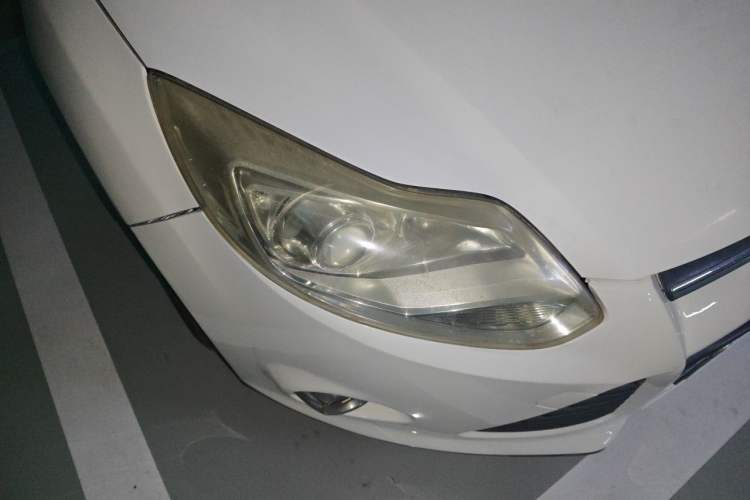 Used Ford Focus 2012 Sedan 1.6L Automatic Fashion Edition Right Front Headlight