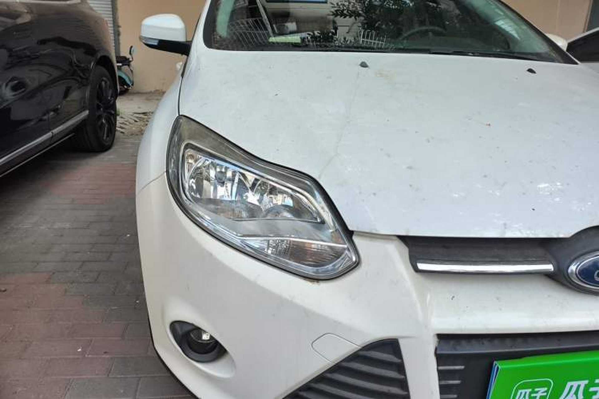 Used Ford Focus 2012 Sedan 1.6L Manual Comfort Model Right Front Headlight