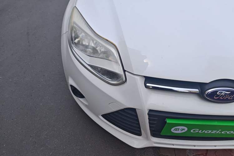 Used Ford Focus 2012 Sedan 1.6L Automatic Comfort Model Right Front Headlight