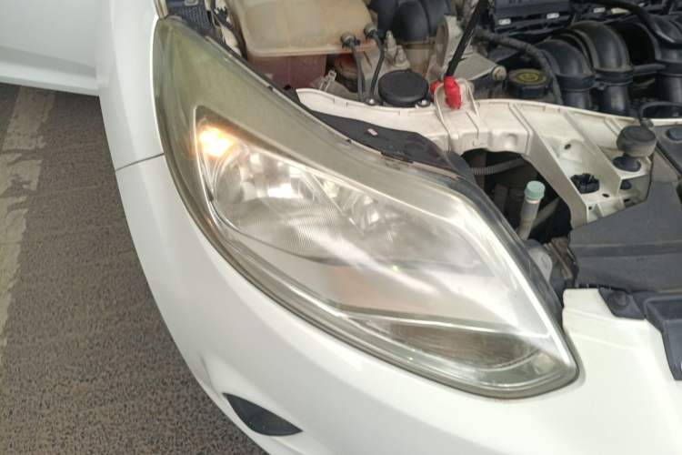 Used Ford Focus 2012 Sedan 1.6L Automatic Comfort Model Right Front Headlight