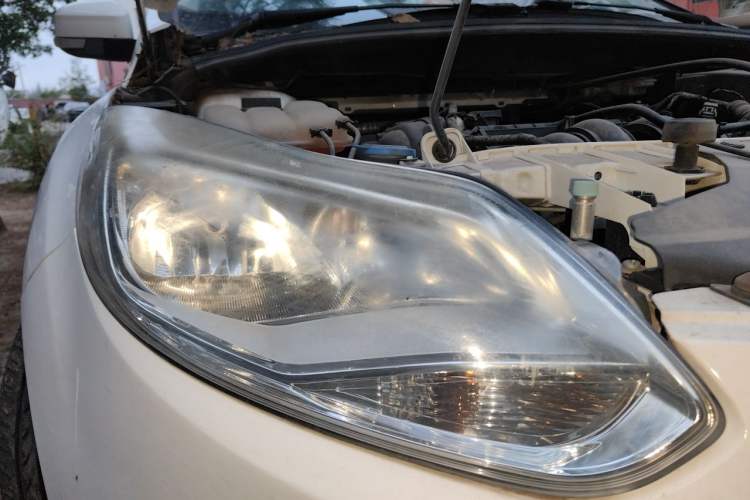 Used Ford Focus 2012 Sedan 1.6L Manual Fashion Edition Right Front Headlight