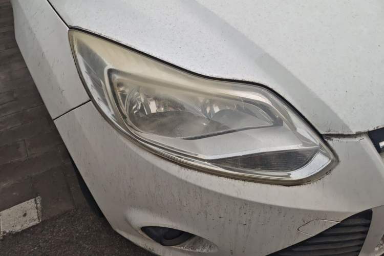 Used Ford Focus 2012 Sedan 1.6L Automatic Comfort Model Right Front Headlight