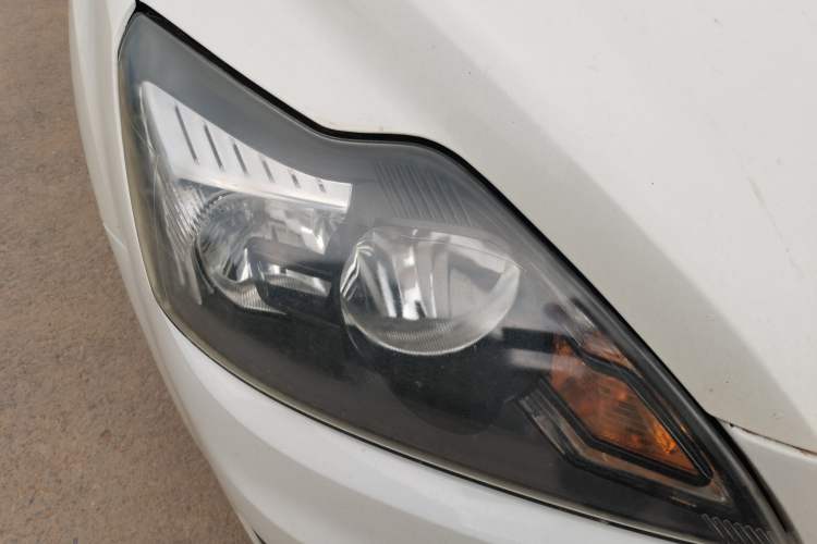 Used Ford Focus 2012 Hatchback Classic 1.8L Automatic Base Model Right Front Headlight