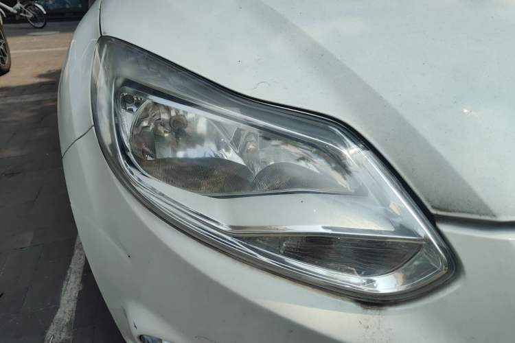 Used Ford Focus 2012 Hatchback 1.6L Automatic Fashion Edition Right Front Headlight