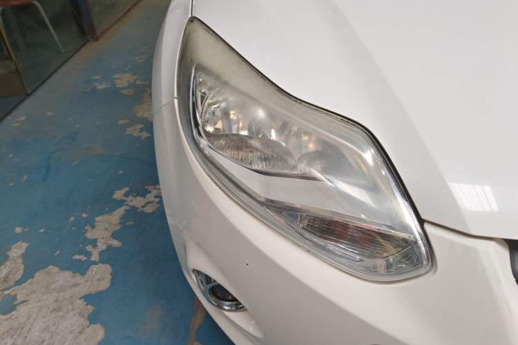 Used Ford Focus 2012 Hatchback 1.6L Automatic Fashion Edition Right Front Headlight