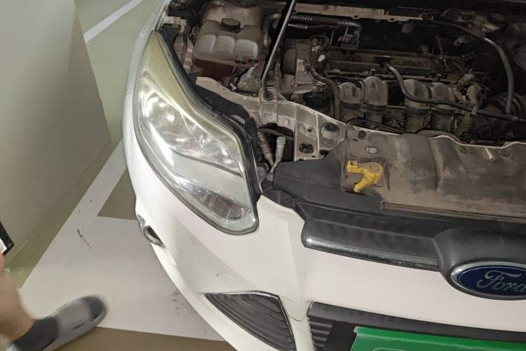 Used Ford Focus 2012 Hatchback 1.6L Automatic Fashion Edition Right Front Headlight