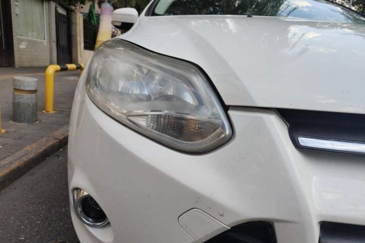 Used Ford Focus 2012 Hatchback 1.6L Automatic Fashion Edition Right Front Headlight