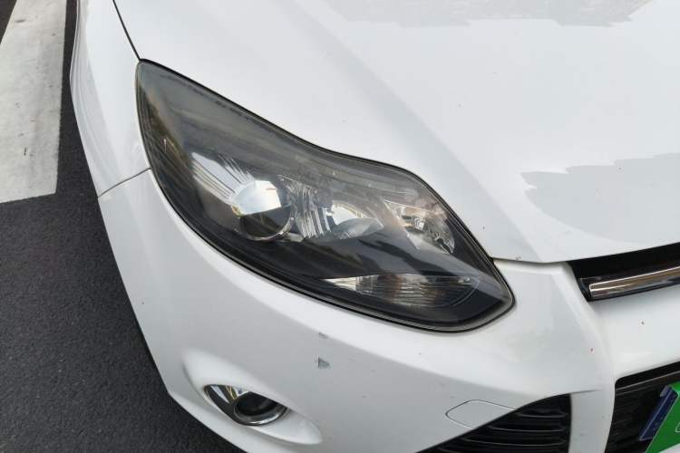 Used Ford Focus 2012 Sedan 1.6L Automatic Prestige Model Right Front Headlight
