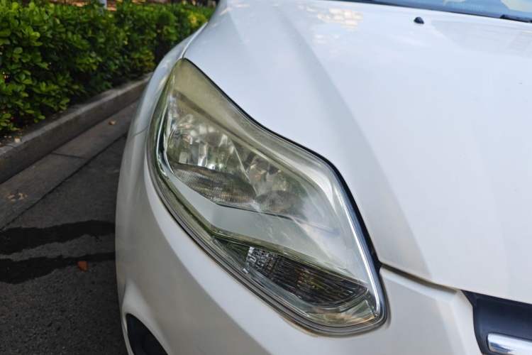 Used Ford Focus 2012 Hatchback 1.6L Automatic Comfort Model Right Front Headlight