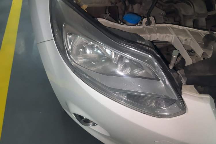 Used Ford Focus 2012 Sedan 1.6L Manual Fashion Edition Right Front Headlight