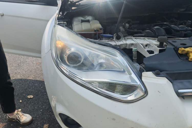 Used Ford Focus 2012 Hatchback 1.6L Automatic Comfort Model Right Front Headlight