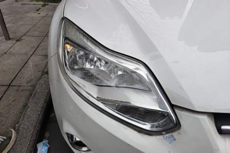 Used Ford Focus 2012 Sedan 1.6L Automatic Fashion Edition Right Front Headlight