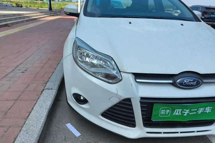 Used Ford Focus 2012 Hatchback 1.6L Automatic Comfort Model Right Front Headlight