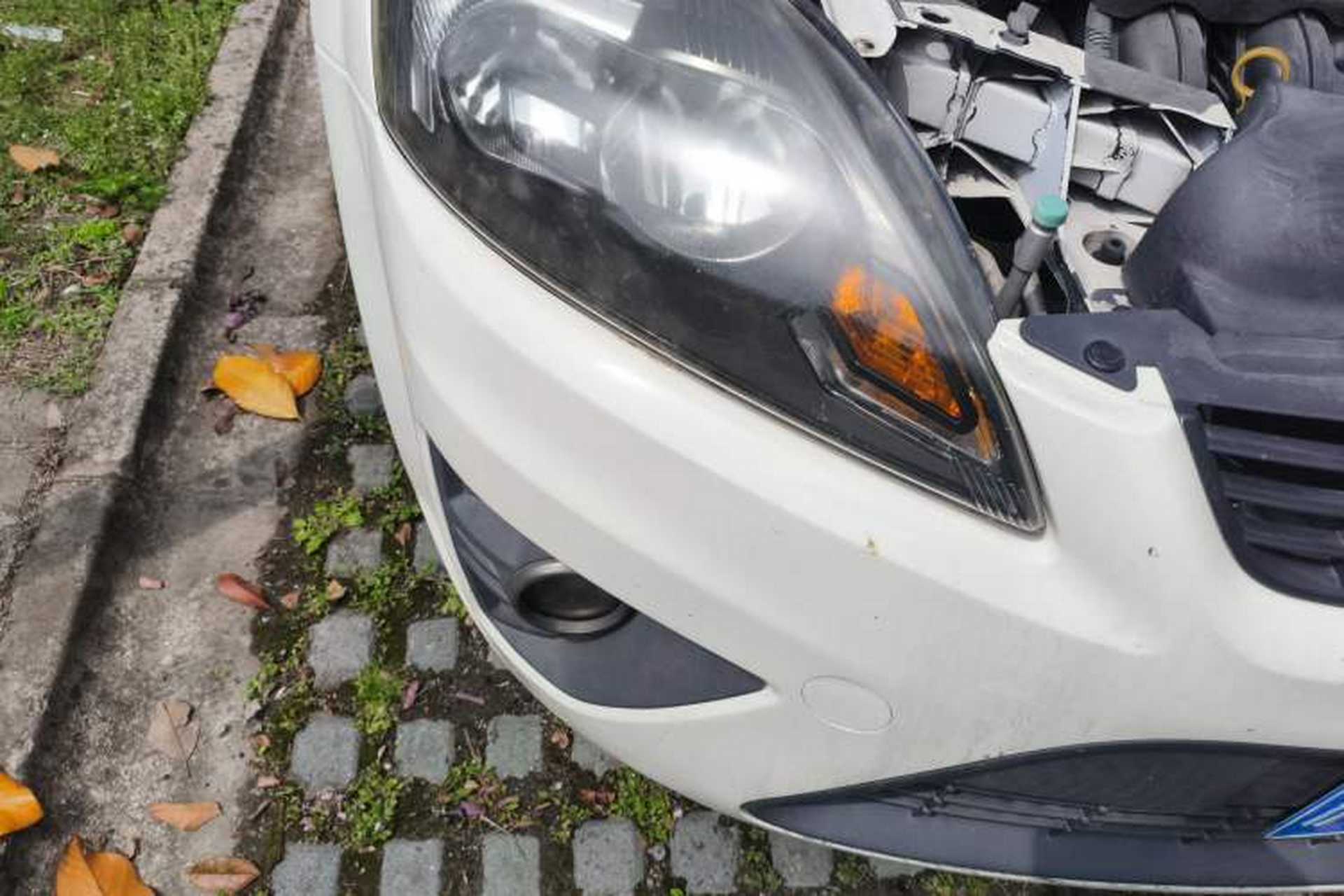 Used Ford Focus 2012 Hatchback Classic 1.8L Manual Base Model Right Front Headlight