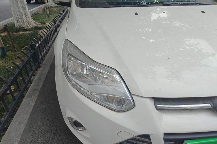 Used Ford Focus 2012 Hatchback 1.6L Automatic Fashion Edition Right Front Headlight