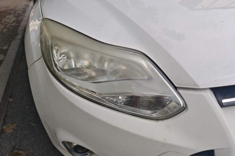 Used Ford Focus 2012 Hatchback 1.6L Manual Fashion Edition Right Front Headlight
