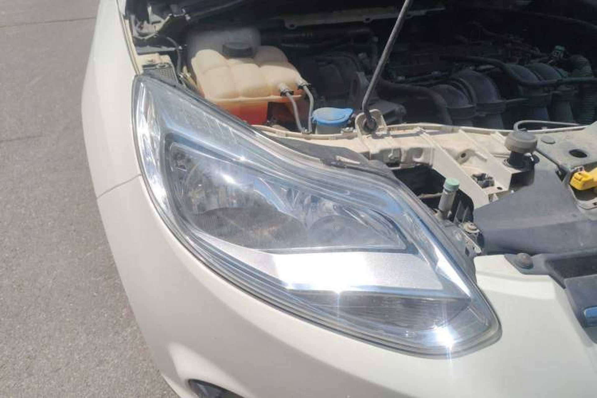 Used Ford Focus 2012 Hatchback 1.6L Manual Comfort Model Right Front Headlight
