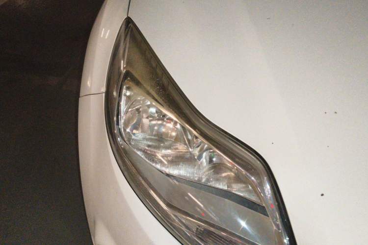 Used Ford Focus 2012 Hatchback 1.6L Automatic Comfort Model Right Front Headlight