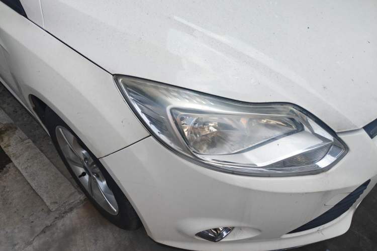 Used Ford Focus 2012 Sedan 1.6L Automatic Fashion Edition Right Front Headlight