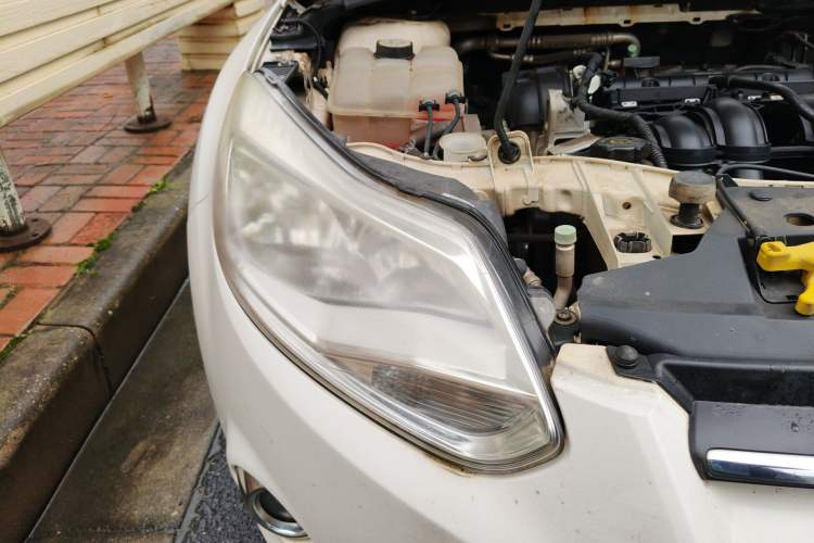 Used Ford Focus 2012 Sedan 1.6L Automatic Fashion Edition Right Front Headlight