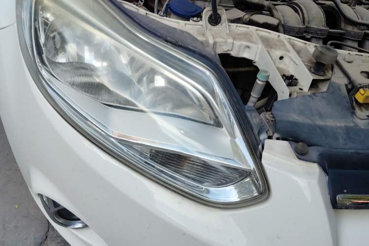 Used Ford Focus 2012 Hatchback 1.6L Automatic Fashion Edition Right Front Headlight
