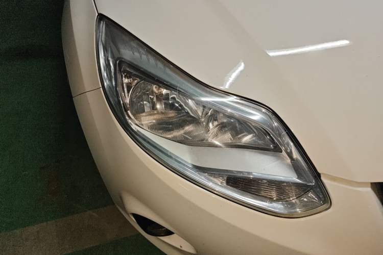 Used Ford Focus 2012 Hatchback 1.6L Manual Comfort Model Right Front Headlight
