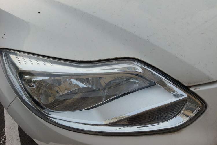 Used Ford Focus 2012 Sedan 1.6L Automatic Fashion Edition Right Front Headlight