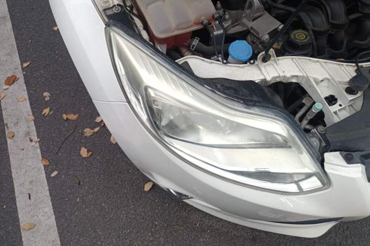 Used Ford Focus 2012 Sedan 1.6L Automatic Fashion Edition Right Front Headlight