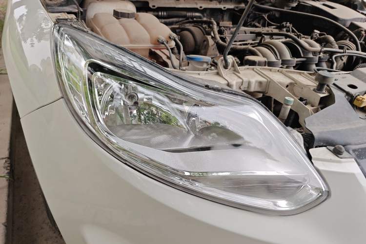 Used Ford Focus 2012 Hatchback 1.6L Automatic Fashion Edition Right Front Headlight