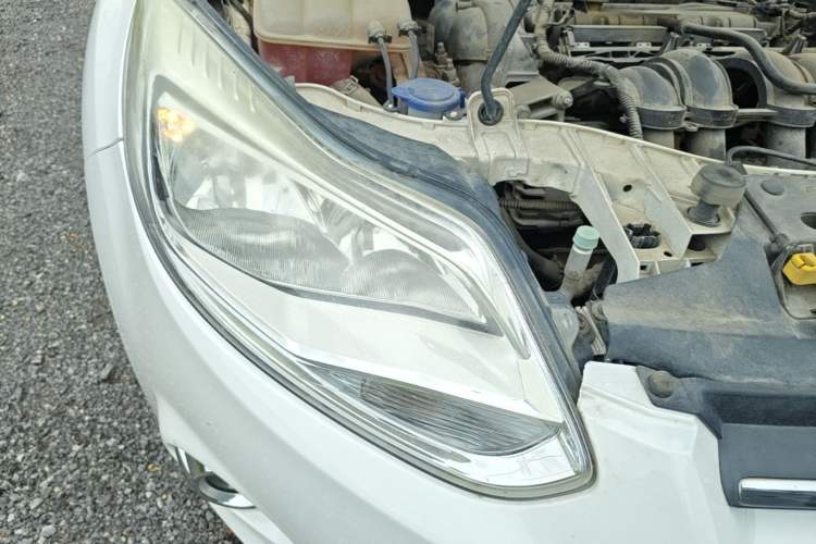 Used Ford Focus 2012 Sedan 1.6L Manual Fashion Edition Right Front Headlight