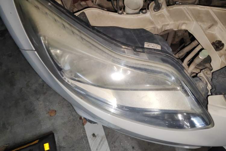 Used Ford Focus 2012 Sedan 1.6L Automatic Fashion Edition Right Front Headlight