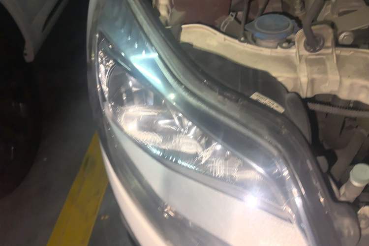 Used Ford Focus 2012 Hatchback 1.6L Automatic Comfort Model Right Front Headlight