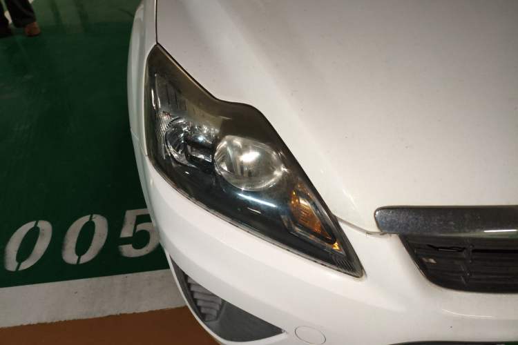 Used Ford Focus 2012 Hatchback Classic 1.8L Automatic Base Model Right Front Headlight