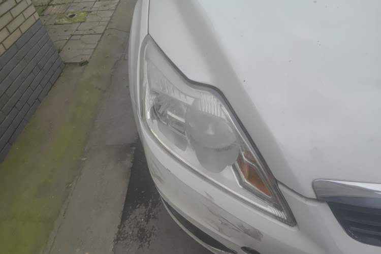Used Ford Focus 2012 Sedan Classic 1.8L Manual Base Model Right Front Headlight