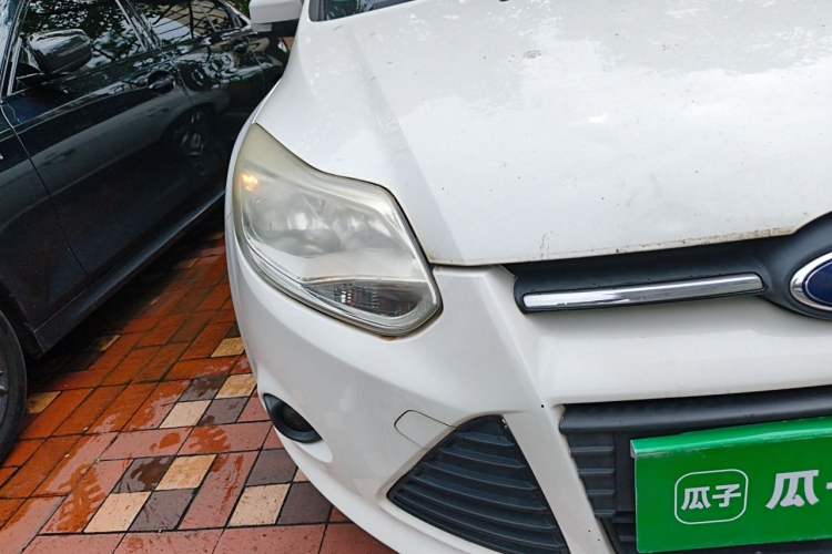 Used Ford Focus 2012 Sedan 1.6L Automatic Fashion Edition Right Front Headlight
