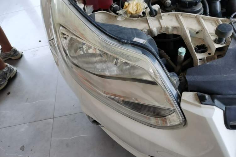 Used Ford Focus 2012 Sedan 1.6L Automatic Fashion Edition Right Front Headlight