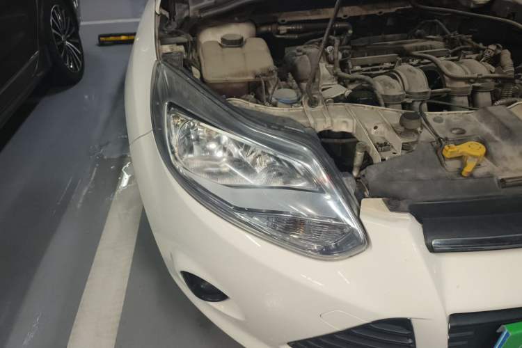 Used Ford Focus 2012 Hatchback 1.6L Automatic Comfort Model Right Front Headlight