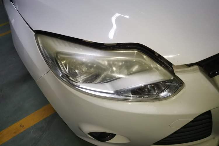 Used Ford Focus 2012 Sedan 1.6L Automatic Comfort Model Right Front Headlight