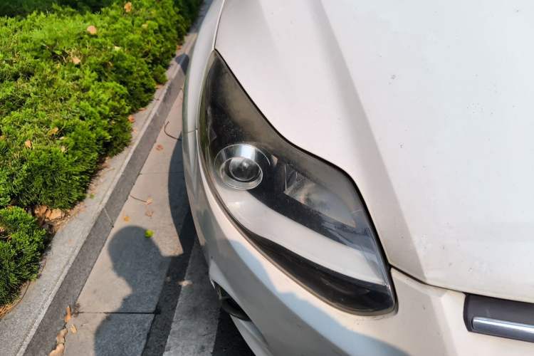 Used Ford Focus 2012 Hatchback 1.6L Automatic Comfort Model Right Front Headlight