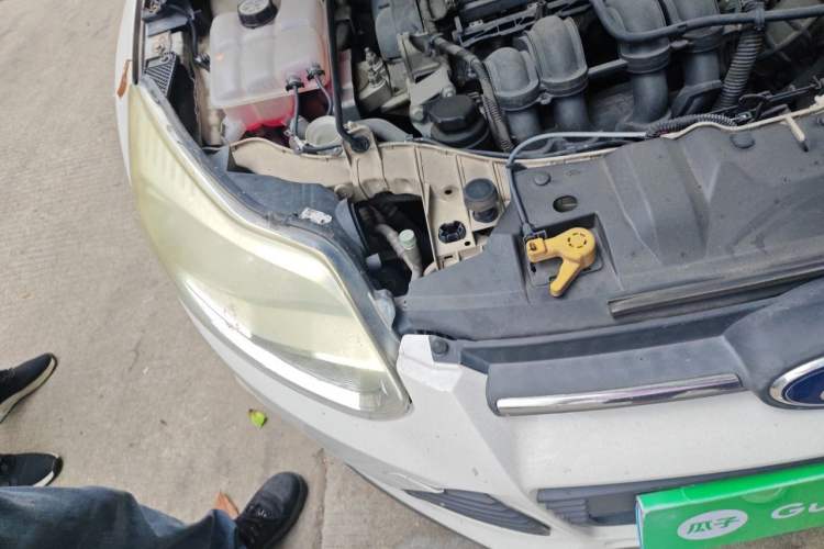 Used Ford Focus 2012 Sedan 1.6L Automatic Comfort Model Right Front Headlight