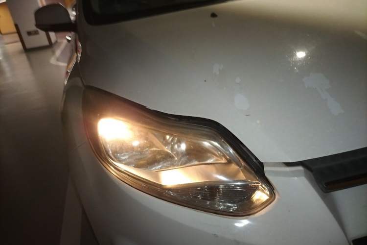 Used Ford Focus 2012 Hatchback 1.6L Automatic Fashion Edition Right Front Headlight