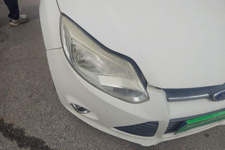 Used Ford Focus 2012 Hatchback 1.6L Automatic Fashion Edition Right Front Headlight